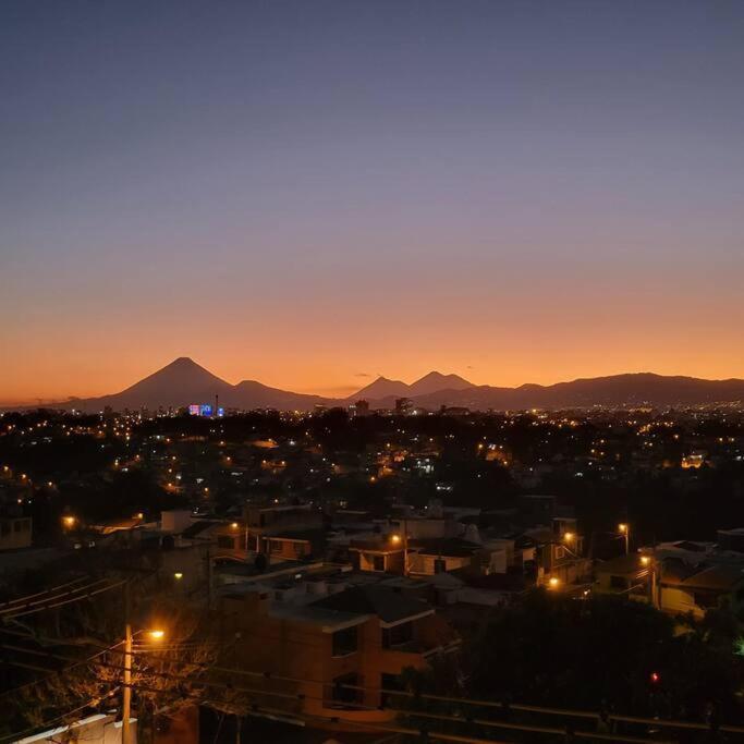 Elegante Cerca De Embajada De Eeuu Y Cayala Apartamento Guatemala